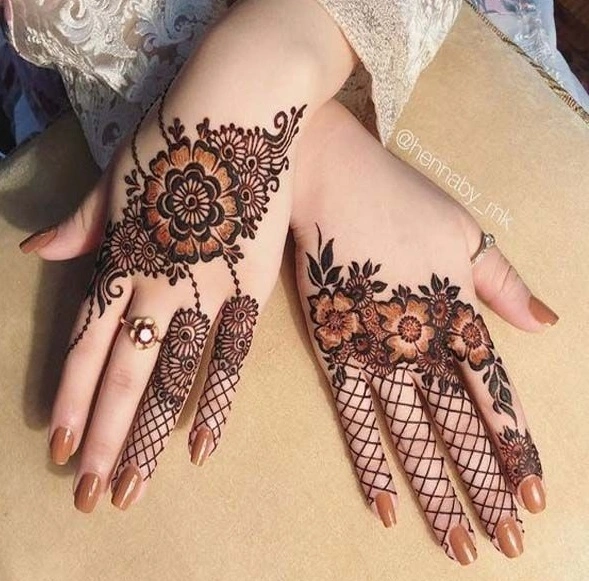 Floral delight mehndi design